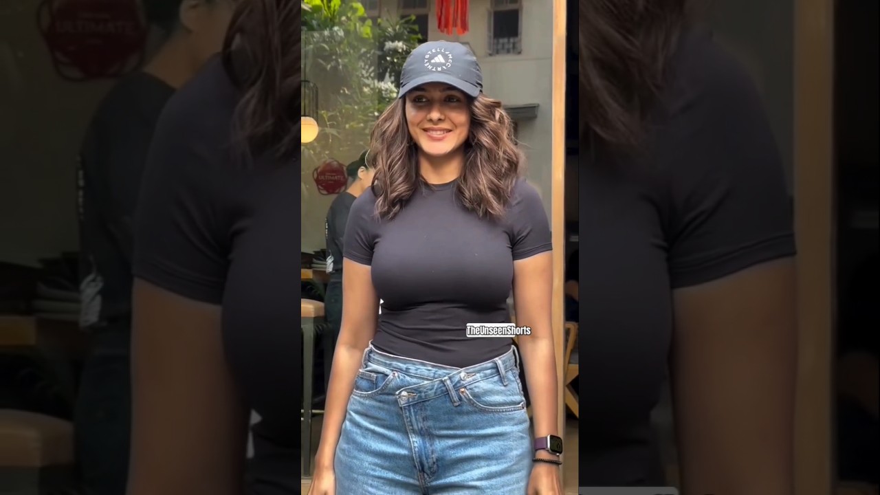 Mrunal Thakur is looking so gorgeous in her Cap n jean look🔥🖤|The Unseen Shorts #mrunalthakur