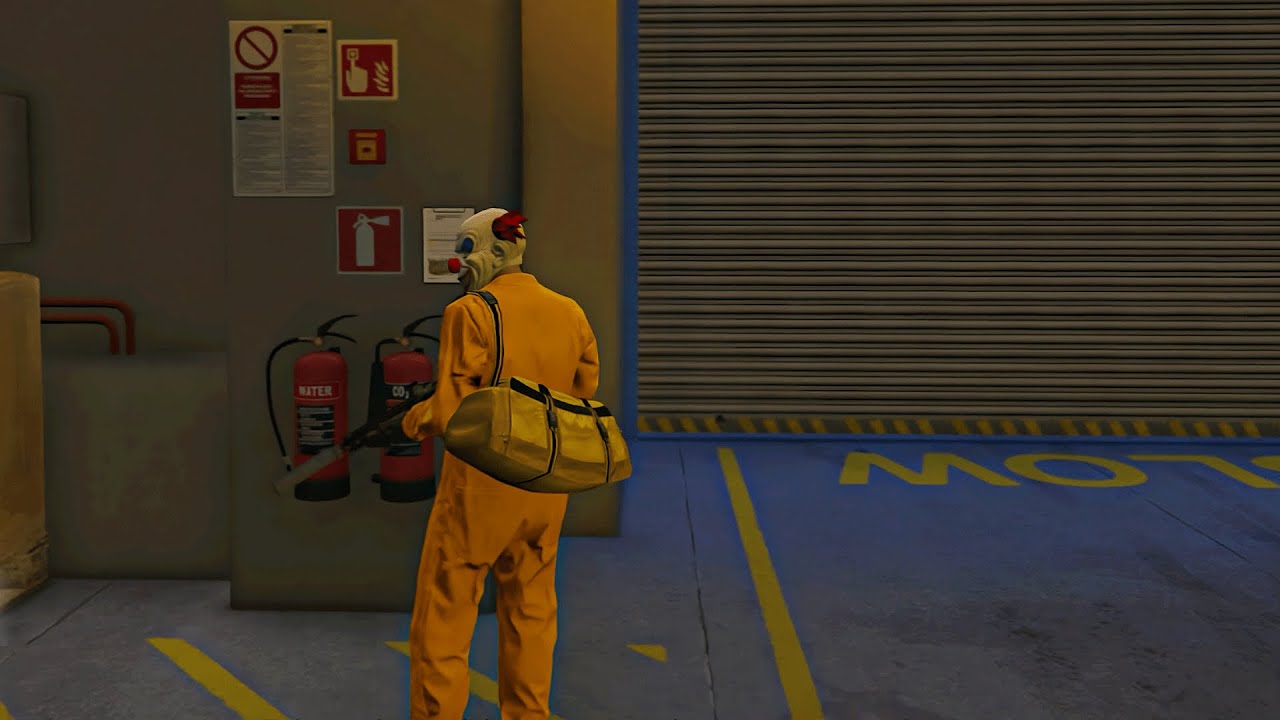 Search the loading bay for intel - Grand Theft Auto V
