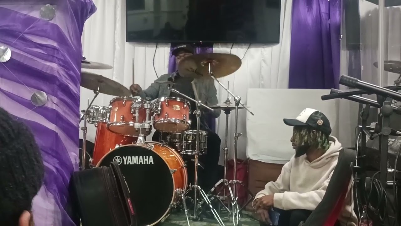 Shariq Tucker drum solo at queens shed N.Y. 11/26/2022