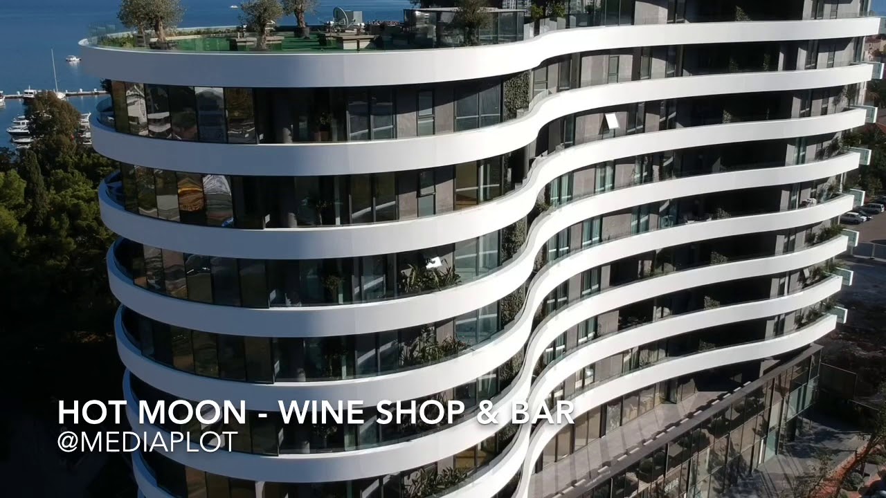 Hot Moon - Wine shop & Bar