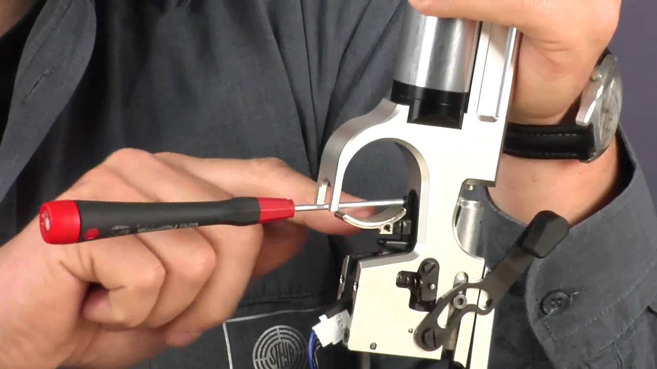 STEYR LP10 E / LP 50 E Adjusting the trigger and operating travel