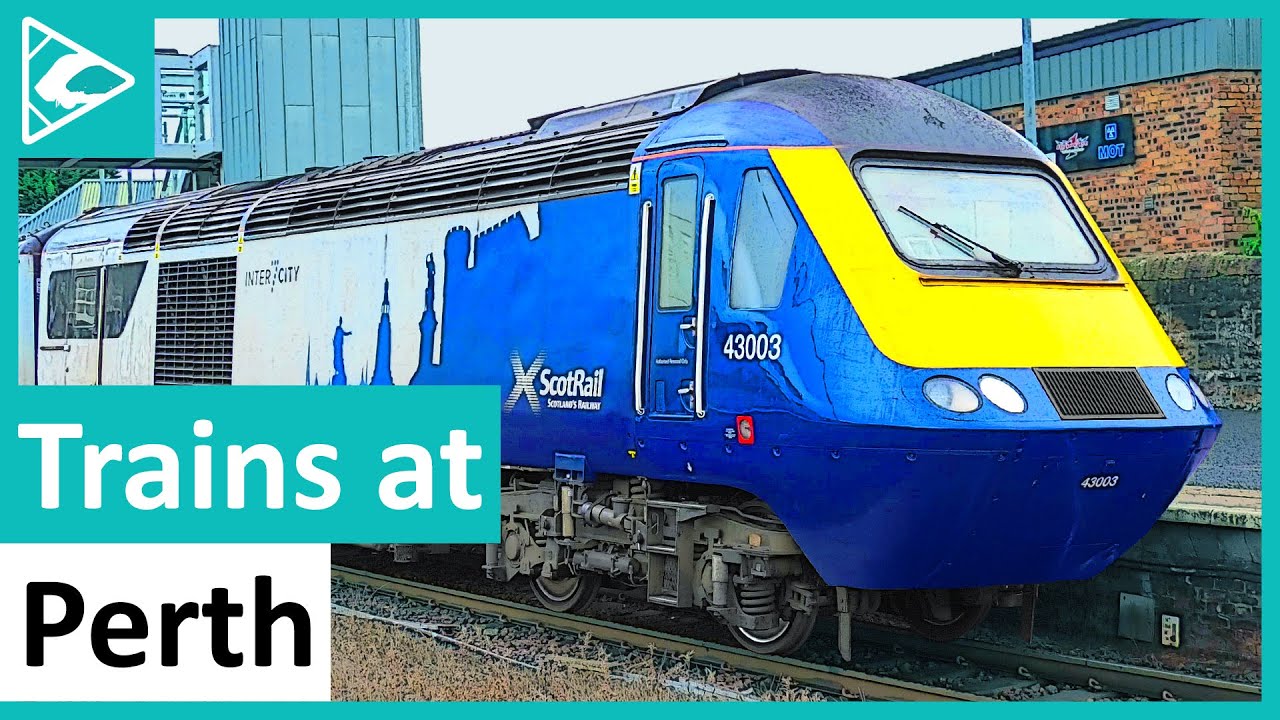 Trains at Perth 28/09/2021