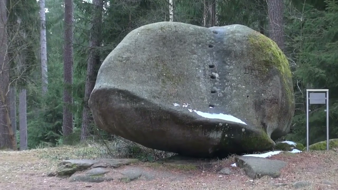 Amaliendorf - Wackelstein & &auml;ltester Cheeseburger der Welt