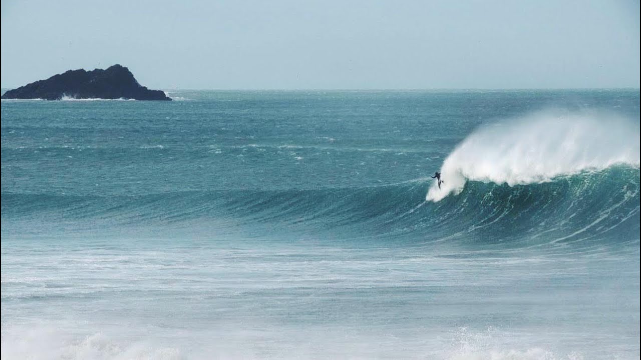 AUTUMN IN SWELL TOWN! FULLY PUMPING, Surfing Newquay Cornwall
