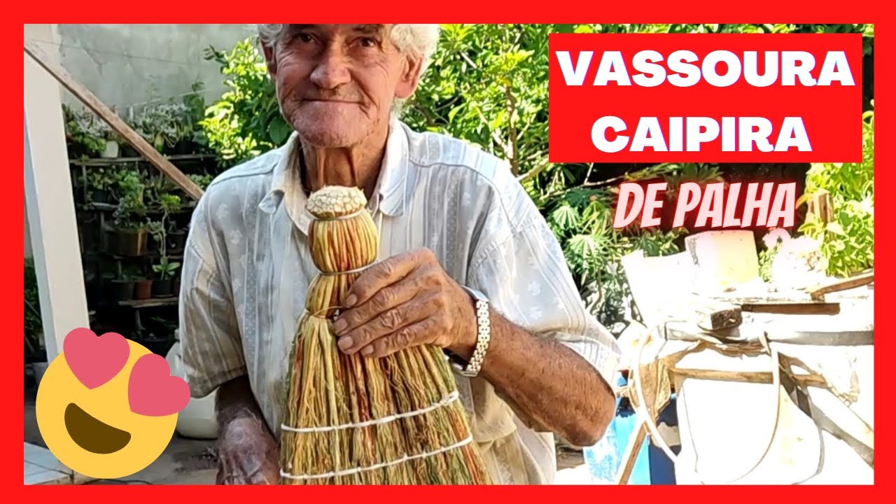 Vassoura Caipira feita de palha