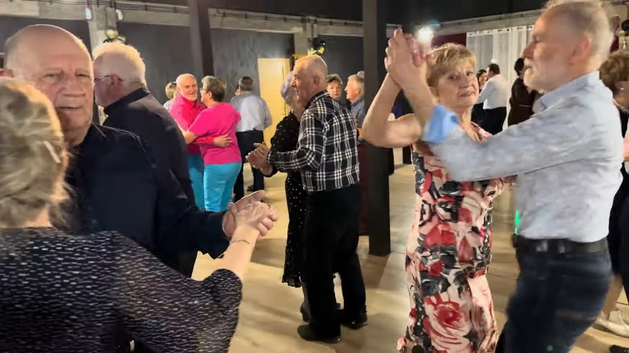 19.03.2026r.Wspaniała kapela Krzysztofa Wieruszewskiego bawi  świetnych gości na zabawie w Taczowie 