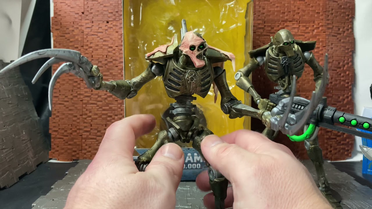 Warhammer 40k Flayed one McFarlane figure