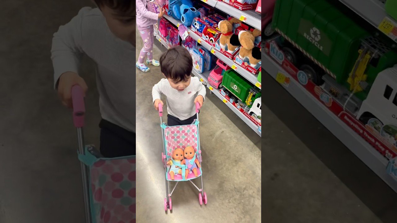 The #baby on the #stroller at the #store goes wah wah wah 😛🙀