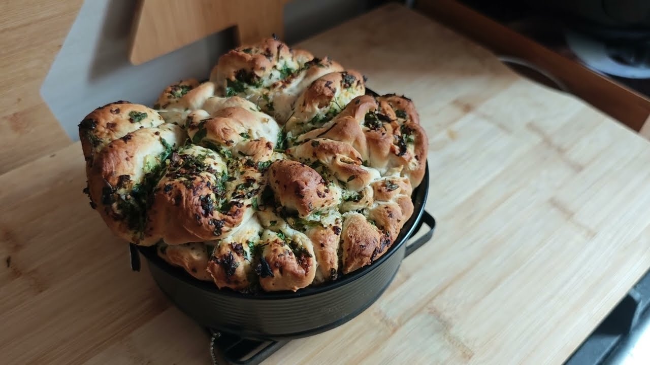 Pieczemy chlebek rwany z ziołami #icoook, #mrk-38, #chlebodrywany