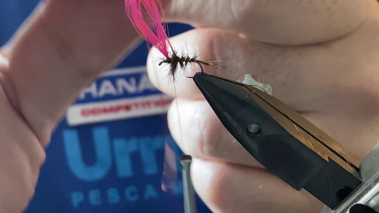 Montaje mosca Parachute tandem oreja de liebre