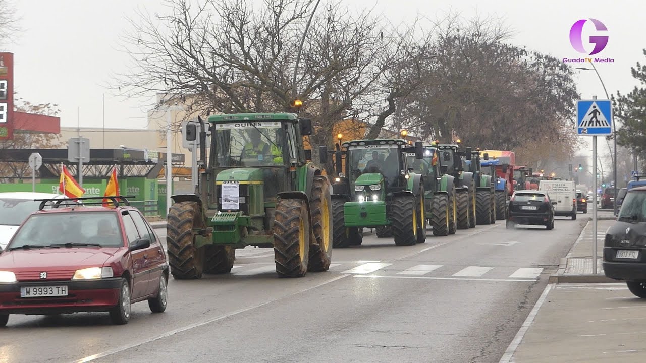 Tractorada en la ciudad contra las medidas europeas que asfixian el campo