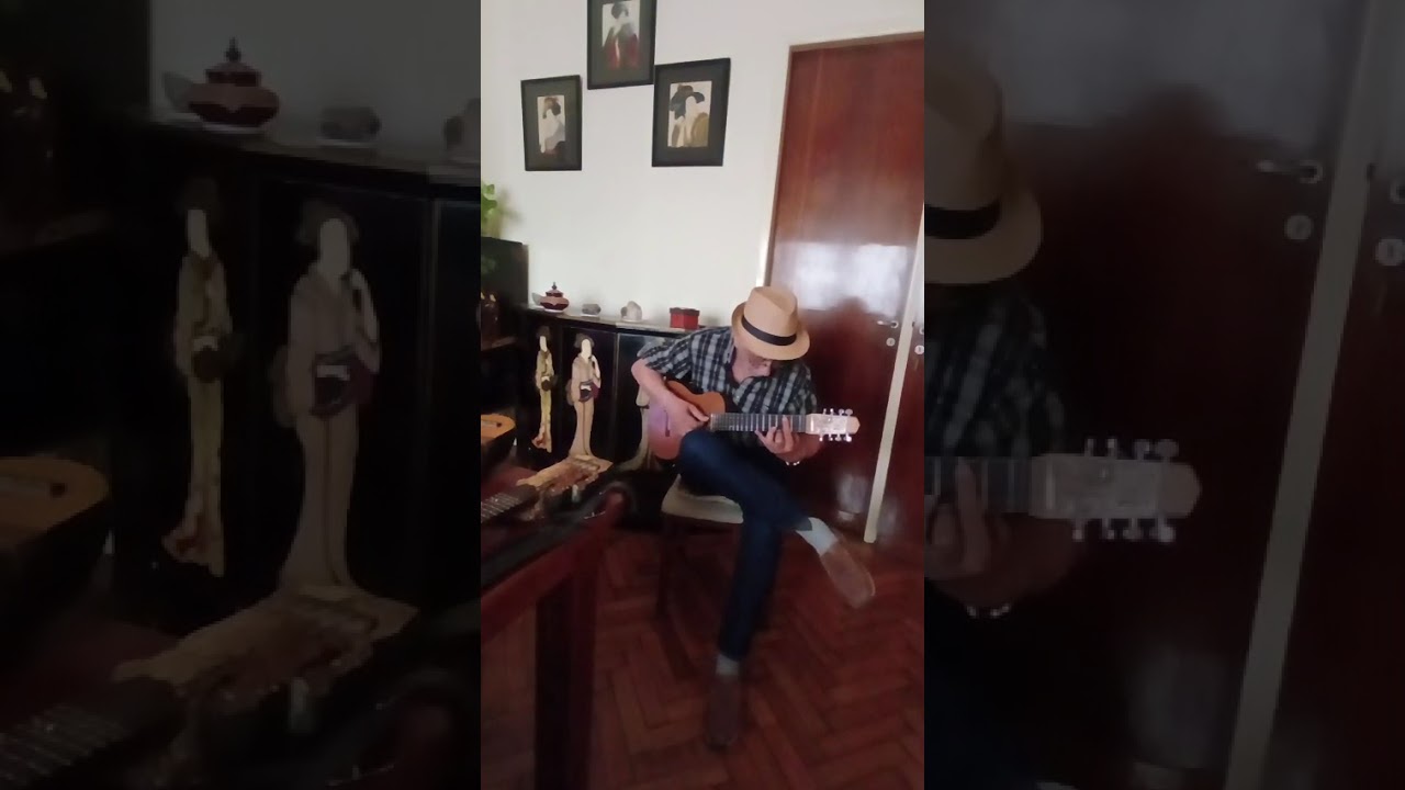 And I love her Lennon y McCartney (versión ronroco)