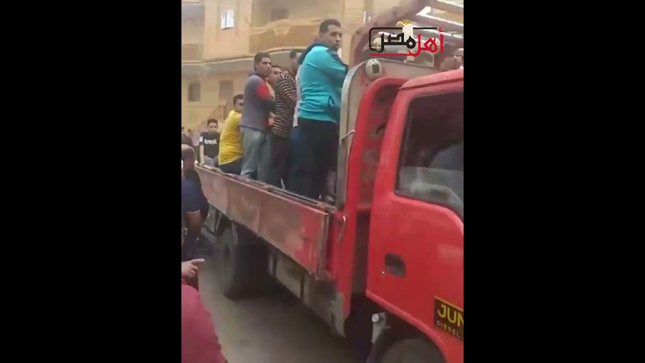 انهـ ـيار وبكاء خلال تشييع طبيبة كفر الشيخ الشابة ضحـ ـية سقوطها بالسيارة في ترعة: رحلت وتركت 3 صغار