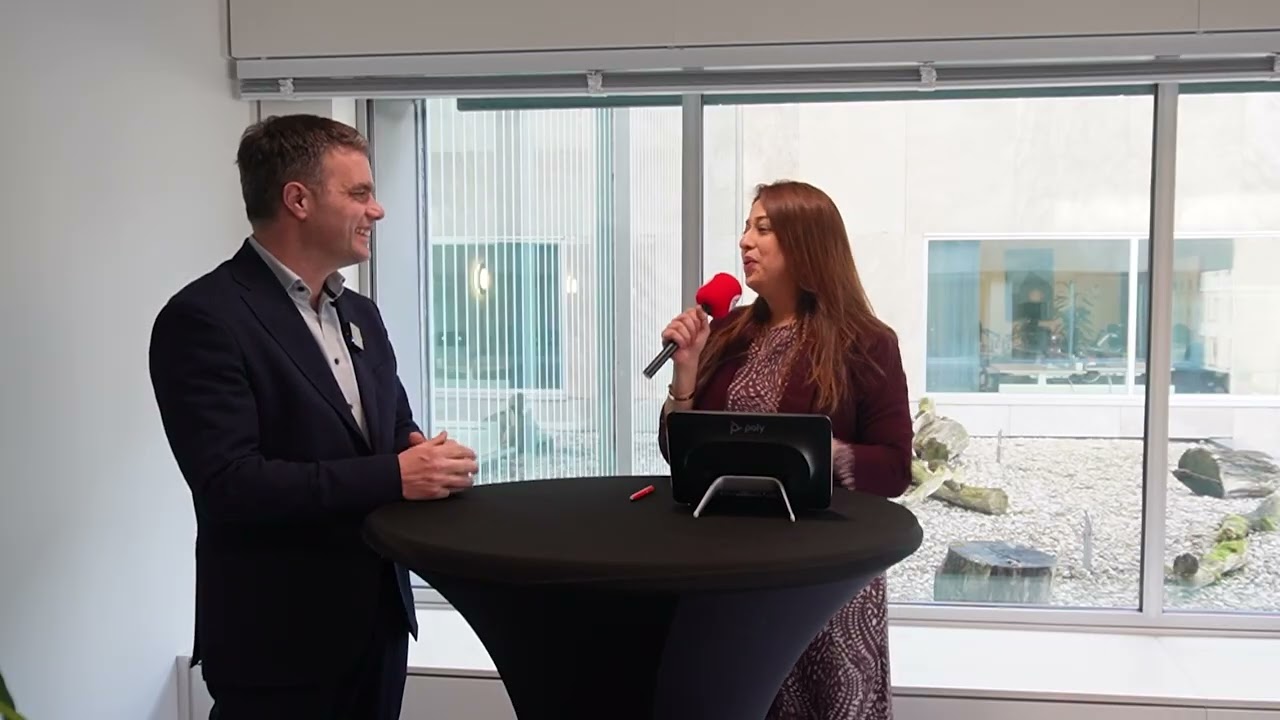 Jorrit Jongbloed, Advisor to the City Council, explains democratic processes in Eindhoven