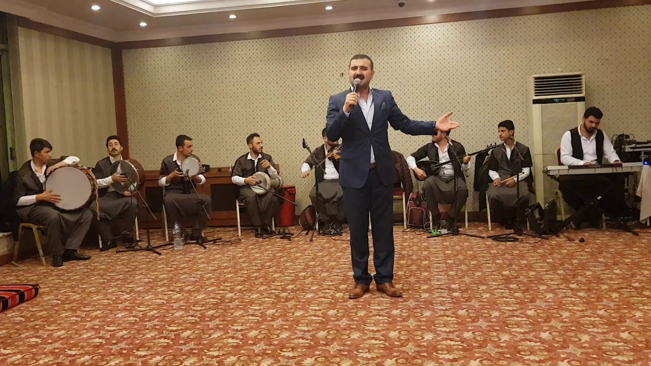 Azer Ünlü - Hayret Nasıl Yaşıyorum