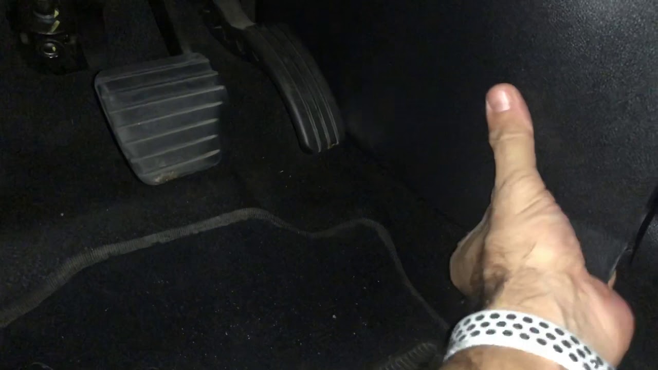 Troca de sensor do evaporador ar condicionado Renault Fluence