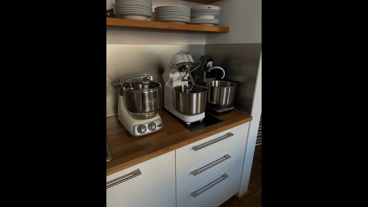 Knetmaschinenvergleich Ankarsrum Assistent, Wilfa Probaker, Oooni Halo Pro