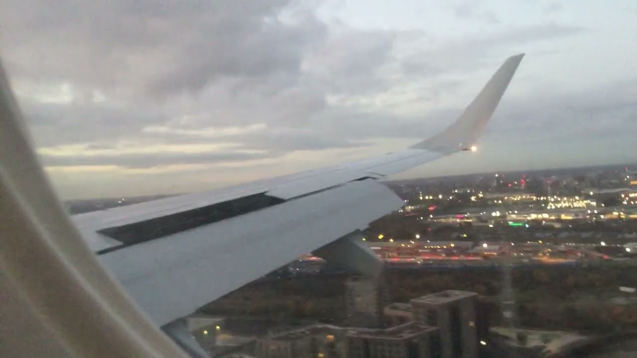 British Airways E190 landing at London City Airport