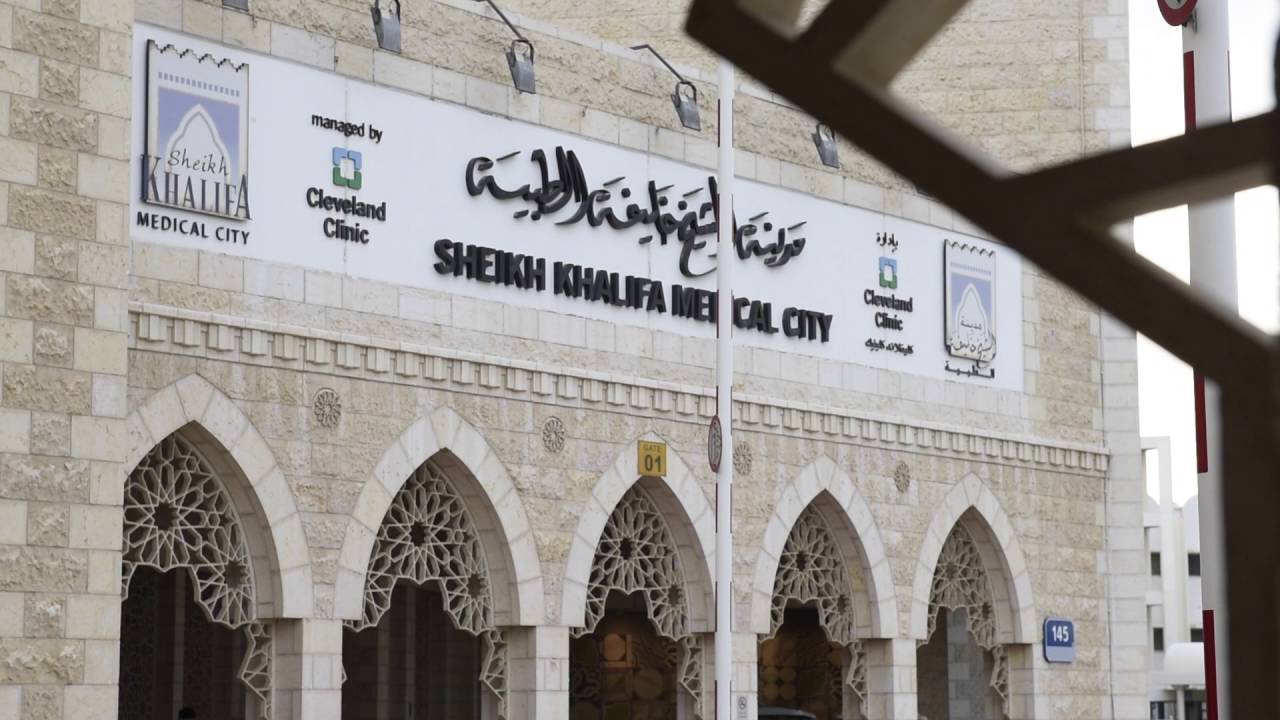 رادهاما كوماري أقدم ممرضة تعمل منذ 37 عام في مدينة الشيخ خليفة الطبية في شركة صحة