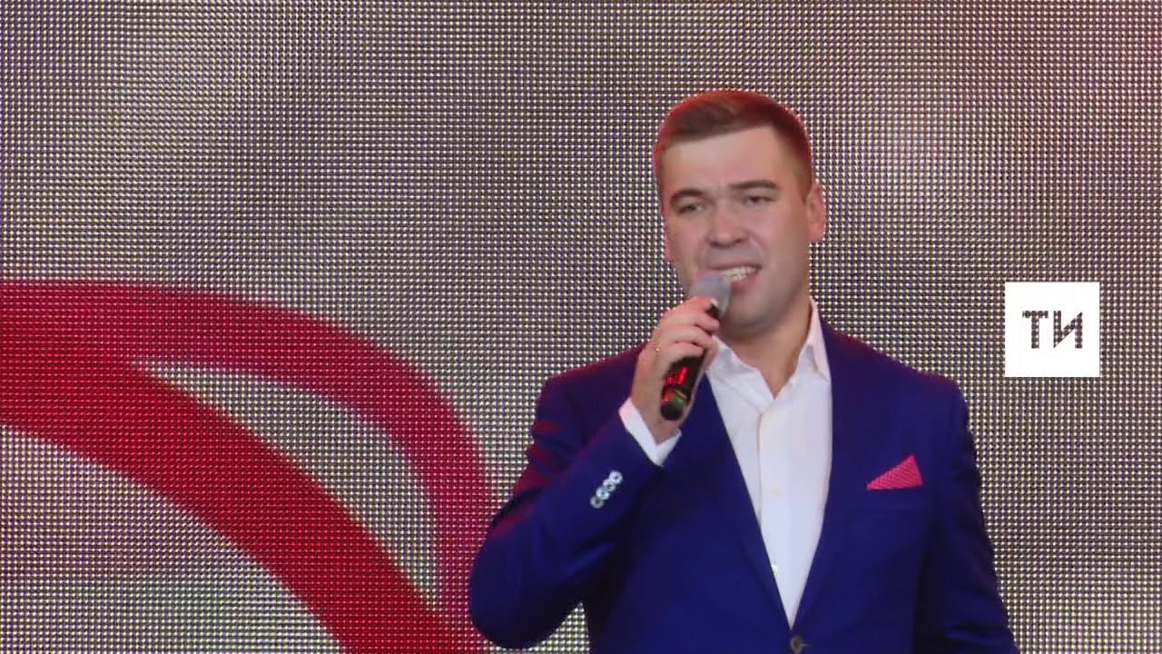 Филүс Каһиров “Яшь гомер” җырын башкара