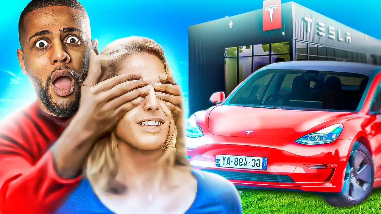 J'OFFRE UNE TESLA &Agrave; MA MAMAN &Agrave; 23 ANS (Elle Pleure)