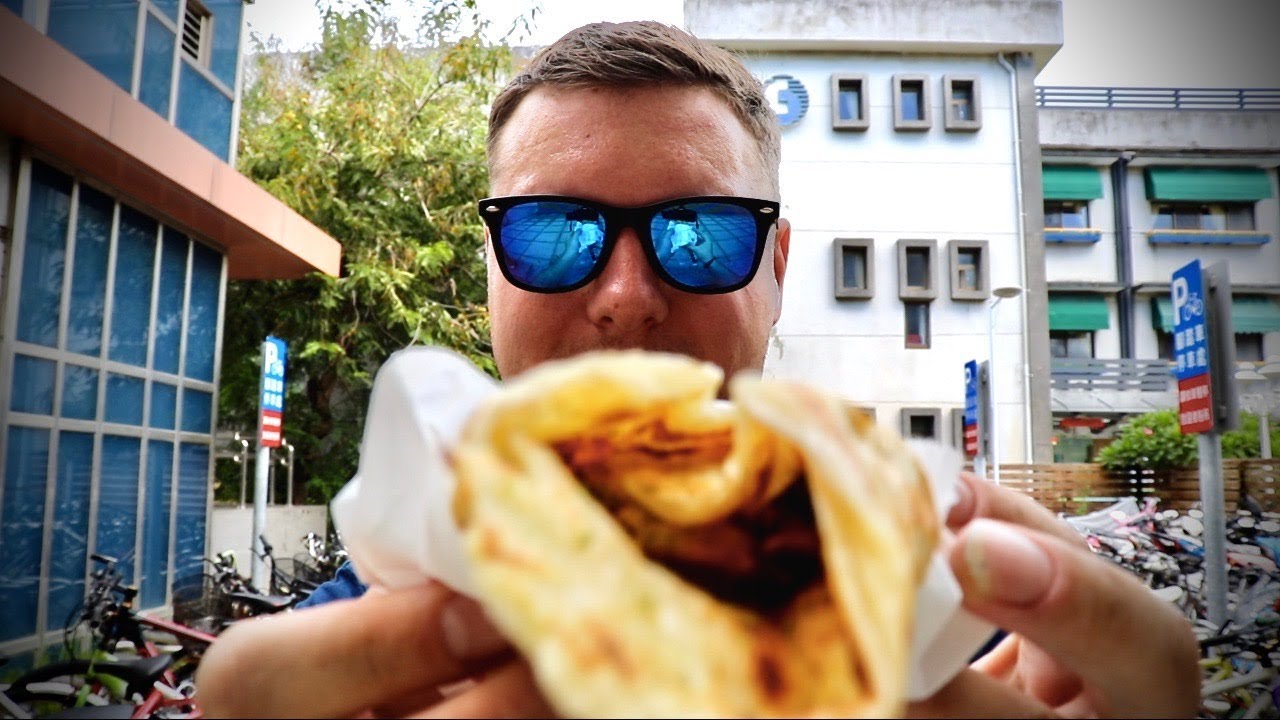 CIJIN ISLAND (旗津) | Kaohsiung Day Trip | AMAZING Seafood, Beaches, Hiking