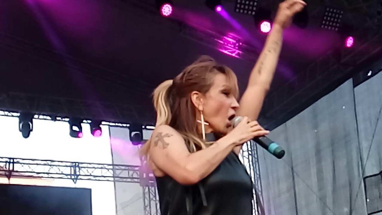 Keresztes Ildikó Valahol egy lány