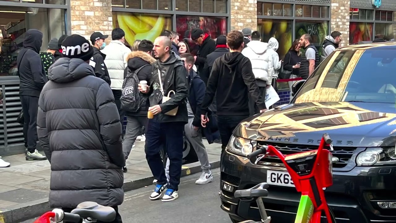 Supreme Burberry drop London