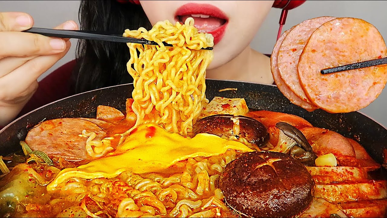 ASMR Korean Army Stew 부대찌개 먹방 *BUDAE JJIGAE* NO TALKING EATING SOUNDS MUKBANG
