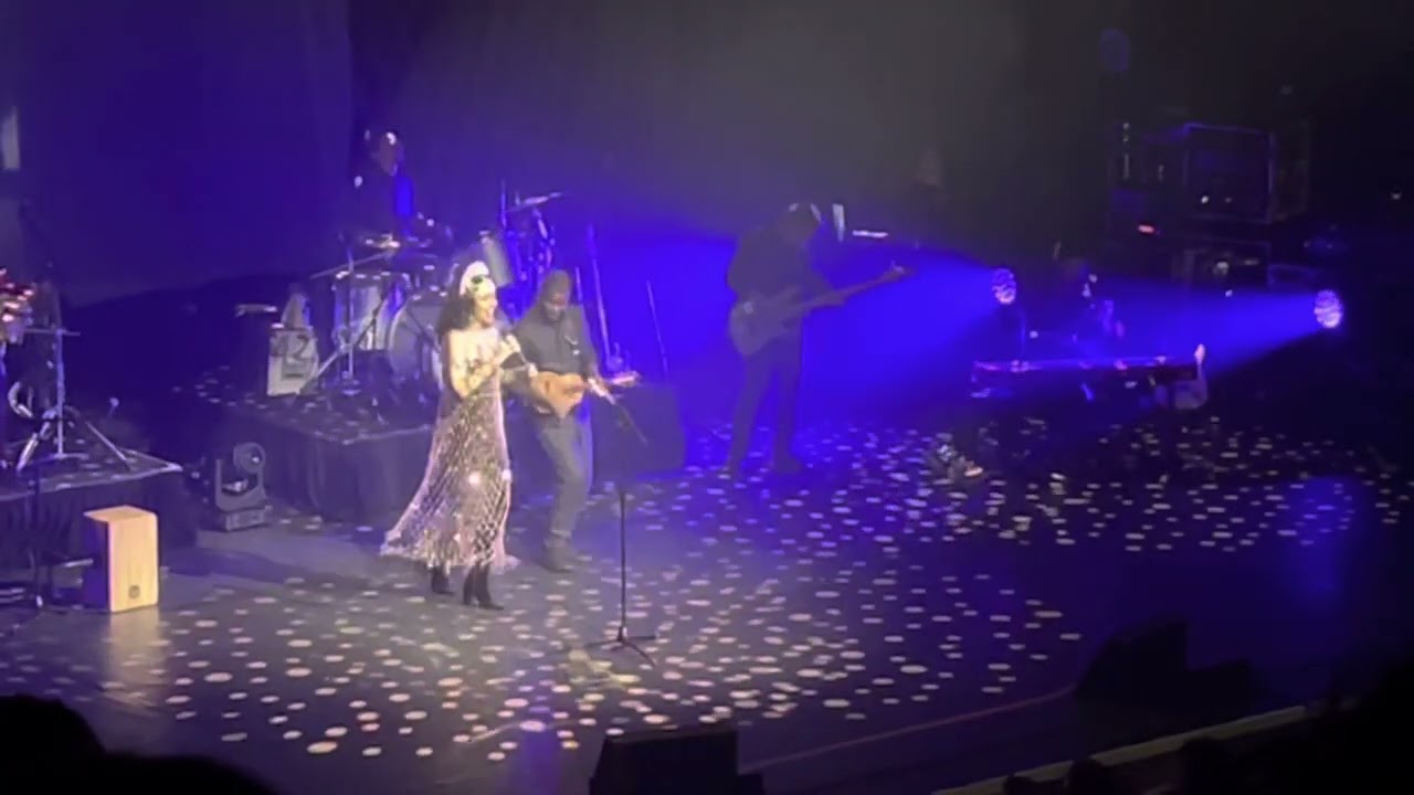 Marisa Monte, Elegante Amanhecer. London, Barbican Center em 23 de Junho de 2022.