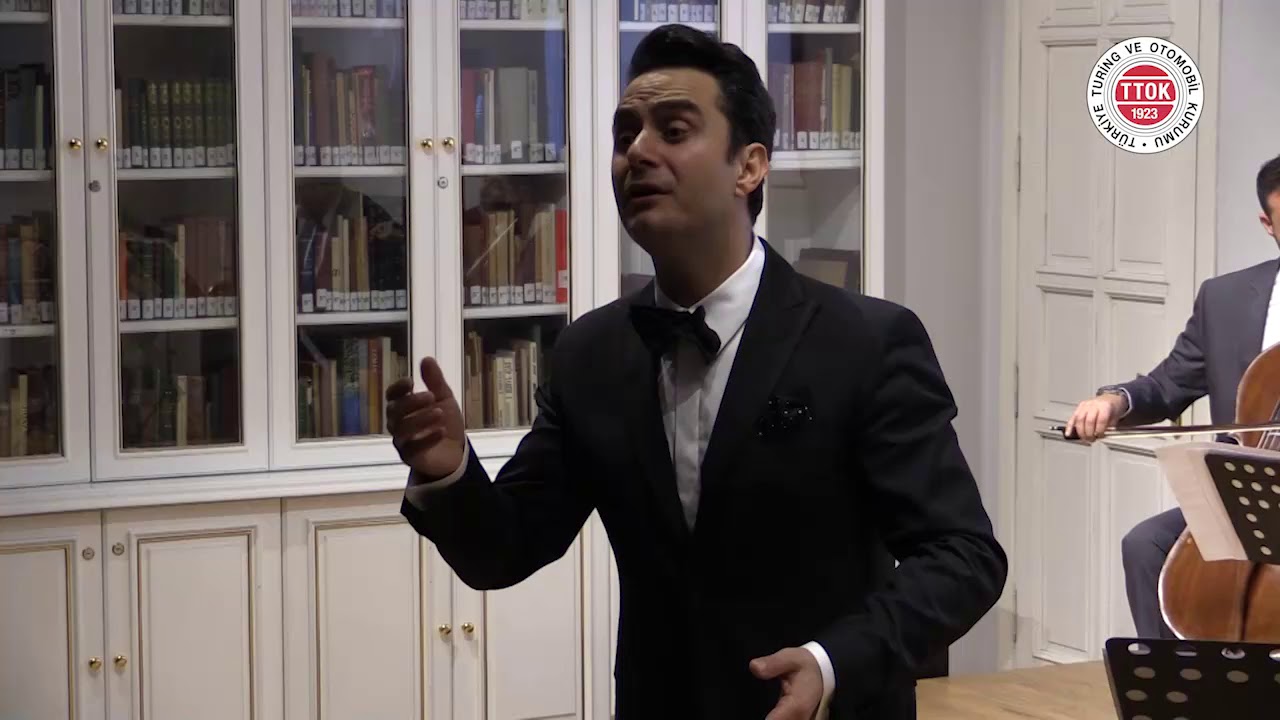 Bekir Ünlüataer - Bir Gün Seviyor Ertesi Gün Kıskanıyor Kalbi Derinden