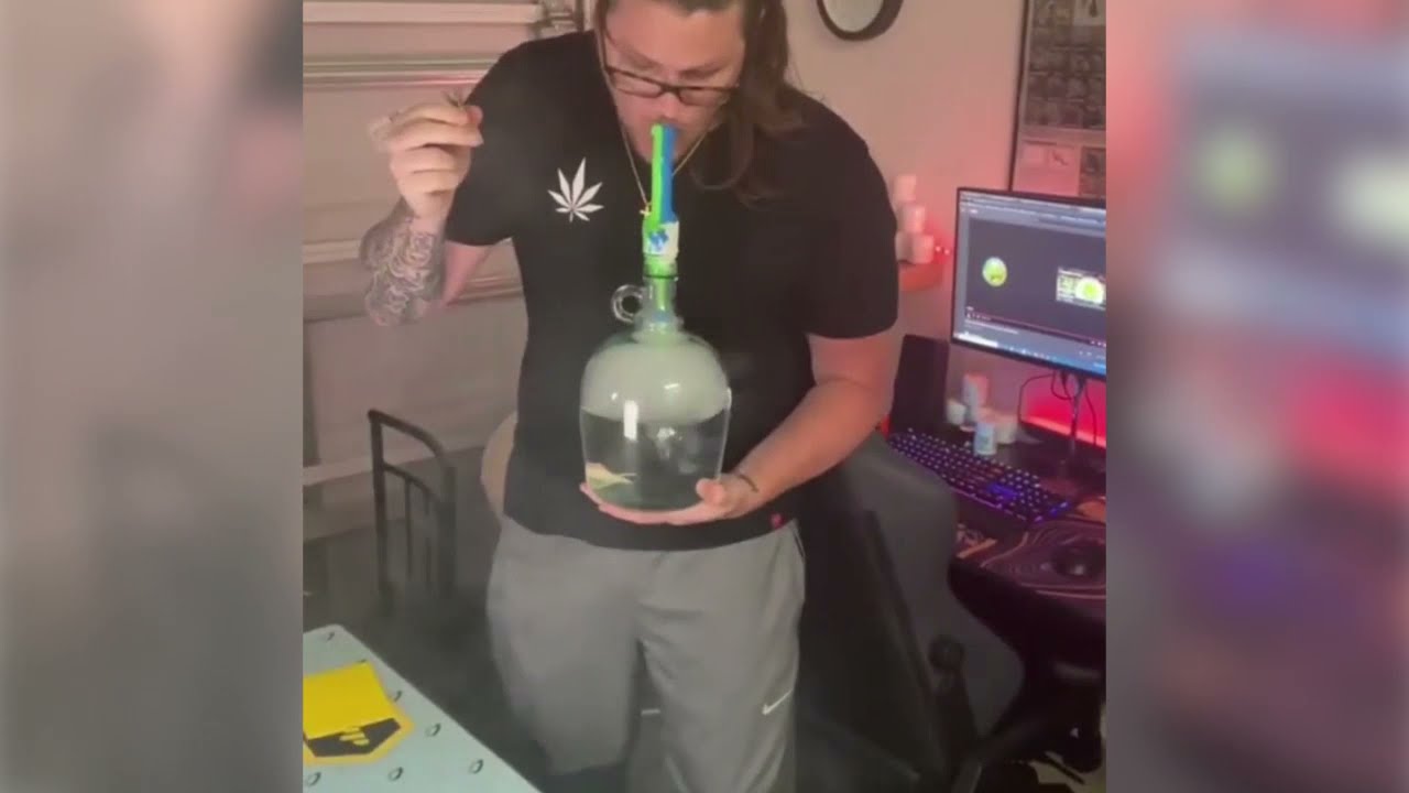 How to make a water pipe out of a bottle & Waxmaid Traveler