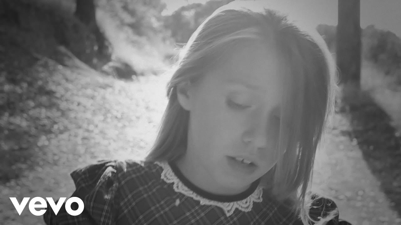 The Neighbourhood - Female Robbery (Official Video)