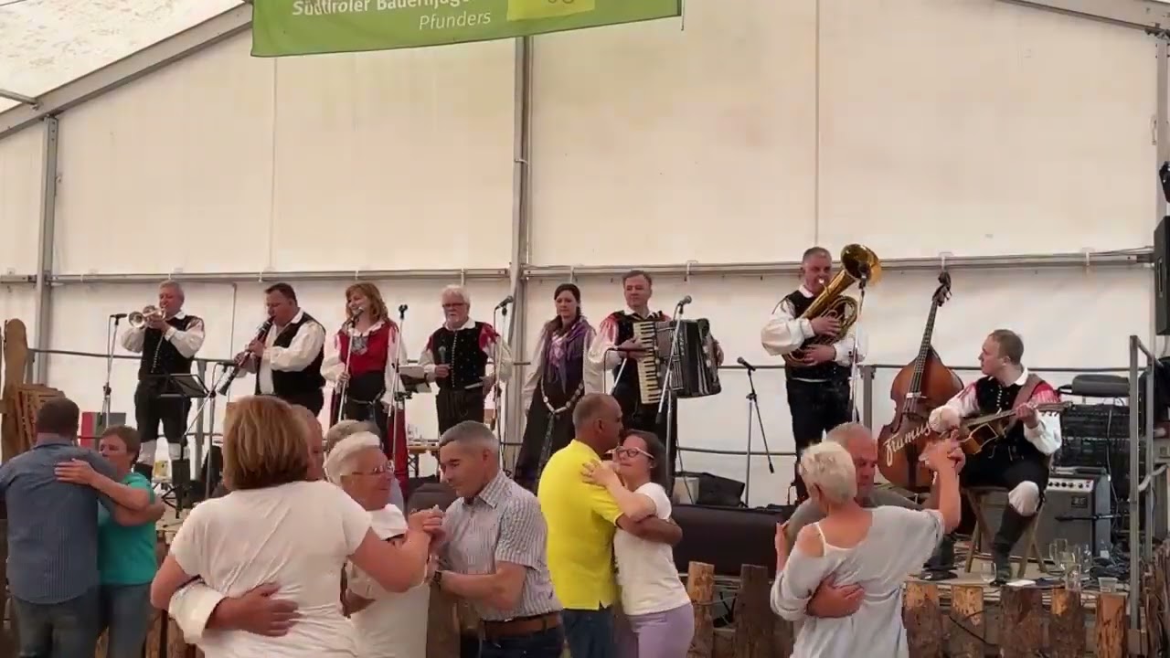 Ansambel Zupan / Robert Zupan und seine Oberkrainer - Enkrat na leto praznujem