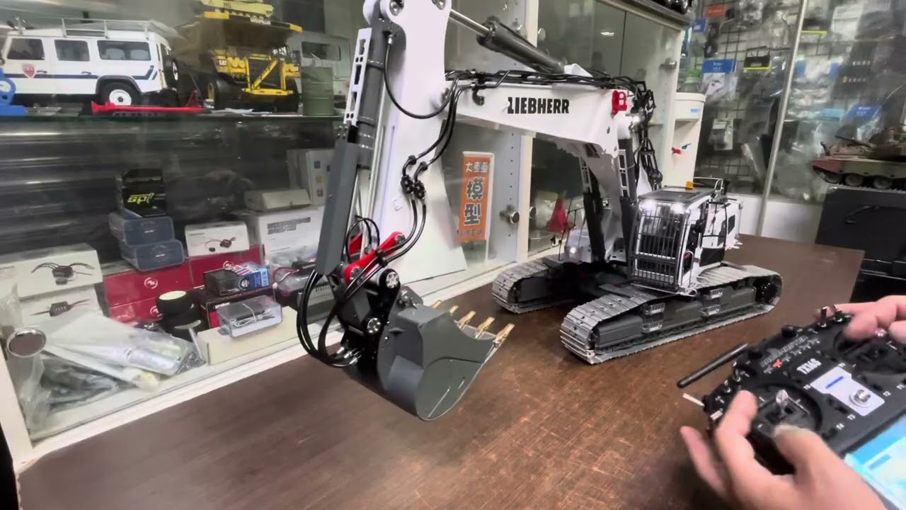 RC1/14 Liebherr R 960 Demolition 操作方式
