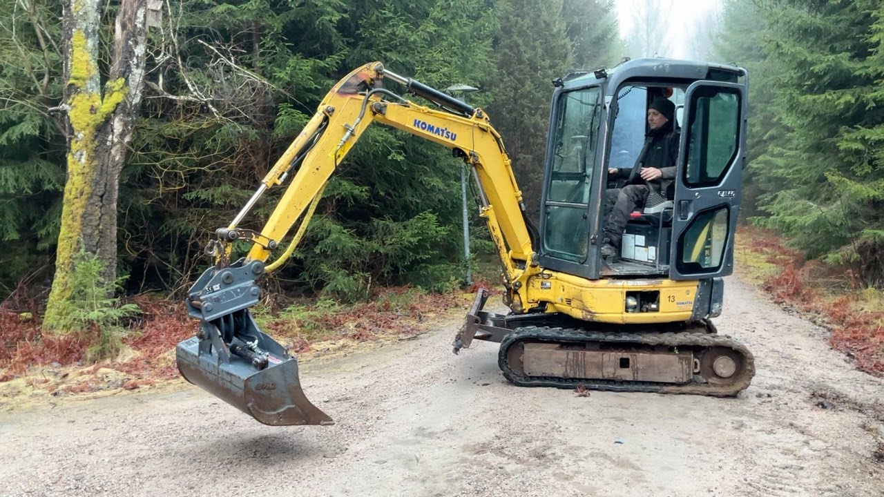 Köp Grävmaskin Komatsu PC20MR-2 inklusive redskap på Klaravik