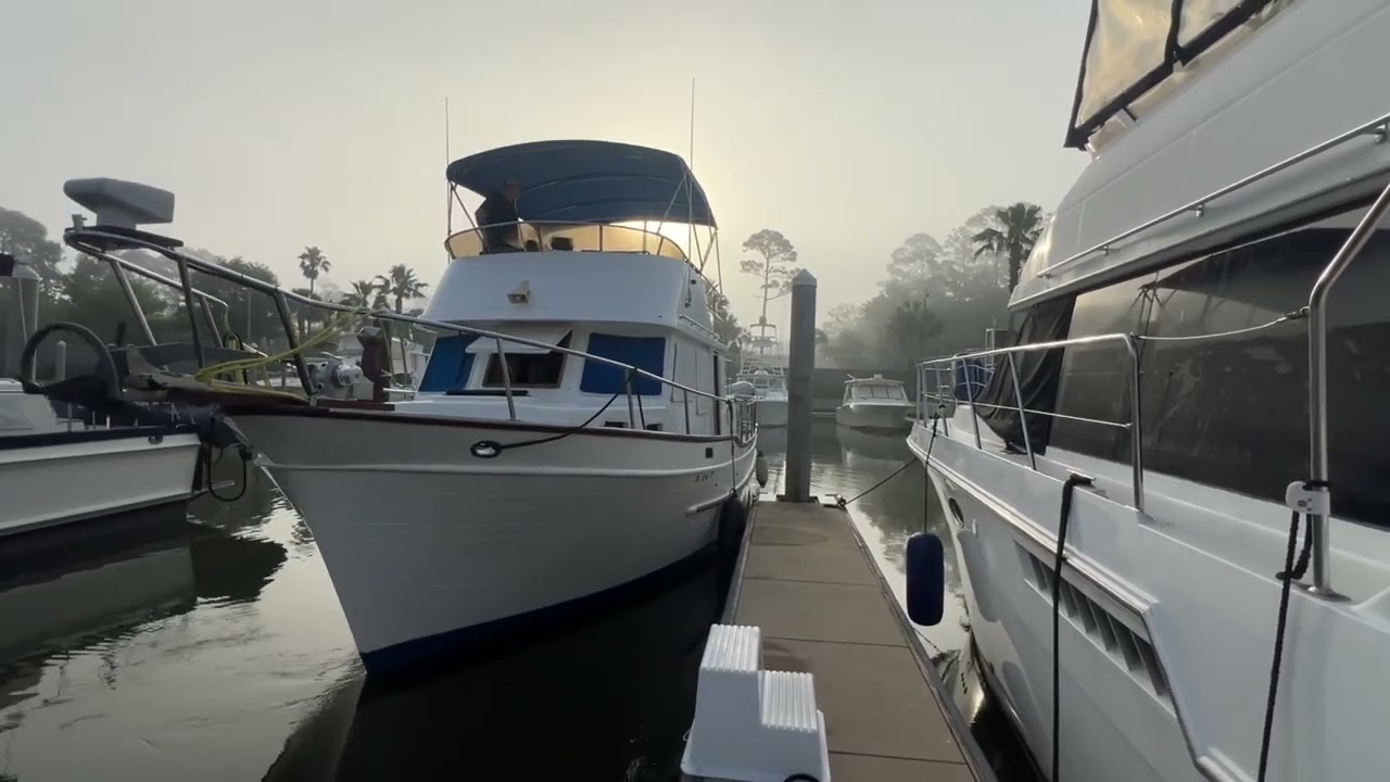 Boating 101: Первая швартовка одиночной лодки!!!! Швартовка 37-футового одновинтового траулера с ...