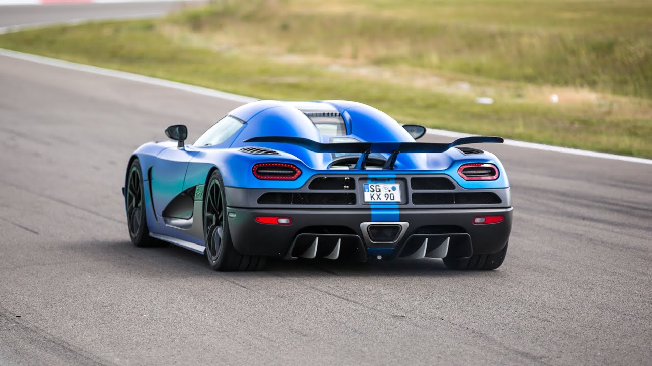 Koenigsegg Agera R - LOUD Accelerations !