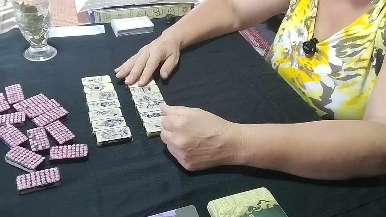 Touros, preste atenção em documentos antes de assinar. Esse alguém gosta de vc, porém pensa devaneio