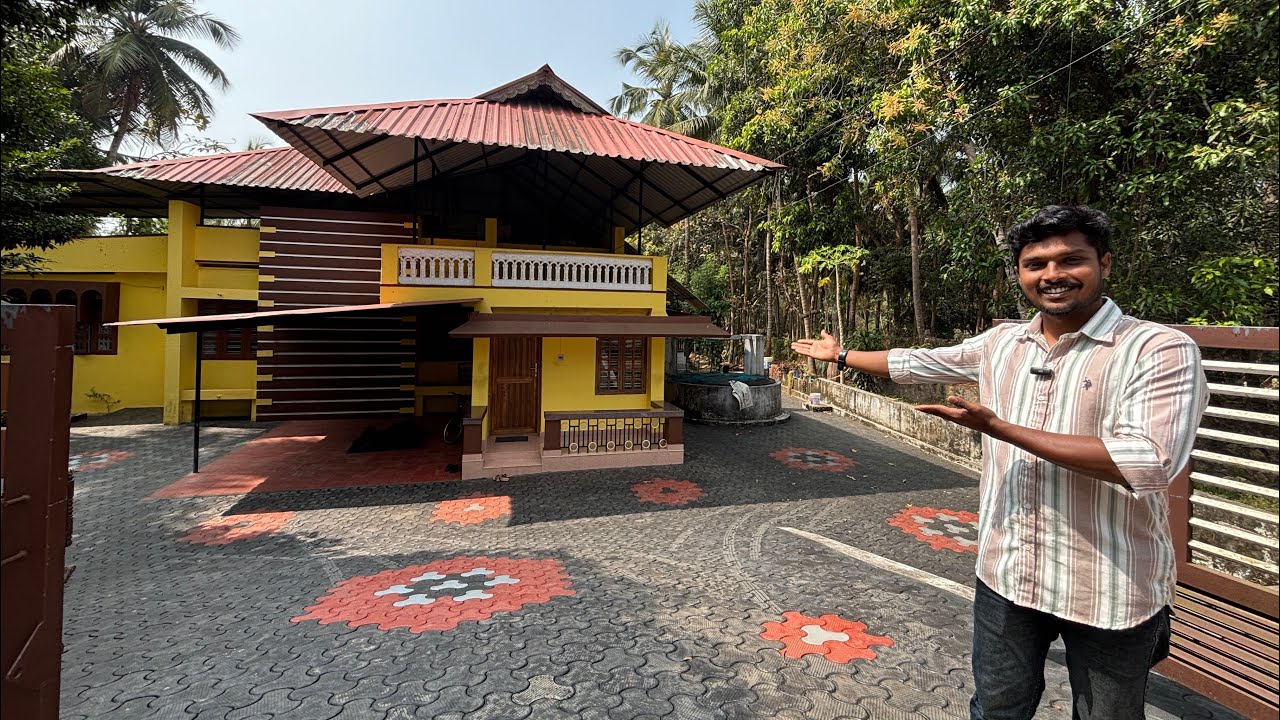 No 280. A 35 cent house is up for sale near Valluvanad Hospital, Ottapalam.