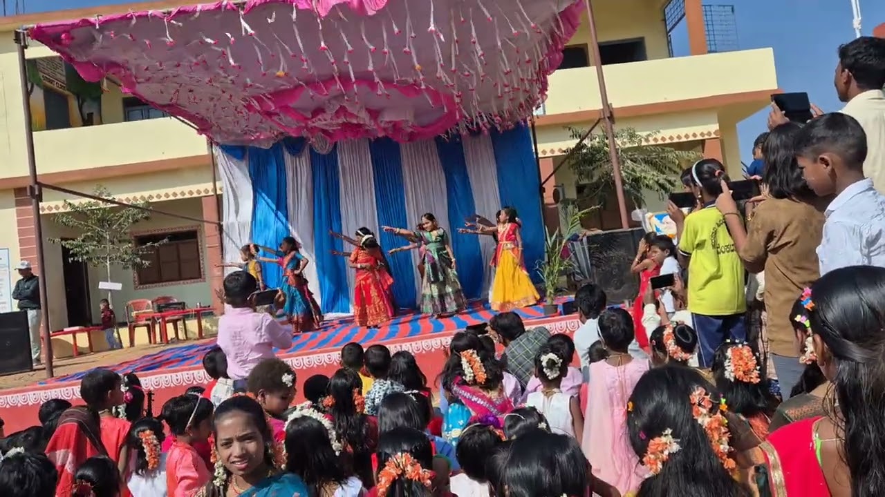 ಮಳ್ಳಿಮಳ್ಳಿ ಮಿಂಚುಳ್ಳಿ ಸೂಪರ್ ಹಾಡಿಗೆ ನೃತ್ಯ 