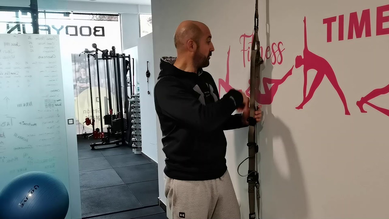 colocación cintas entrenamiento en susspensión (TRX)
