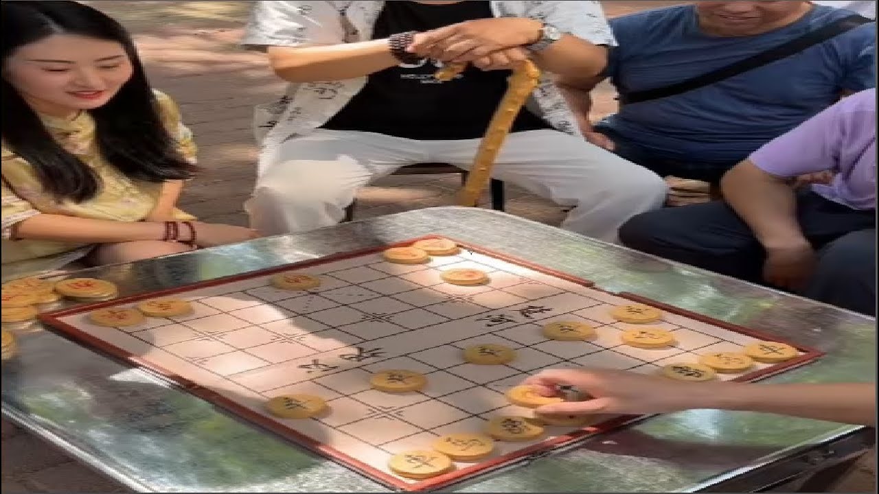 少女与棋王之间的冲突。棋王最终落得悲惨的下场？而少女的秘密也逐渐揭开。