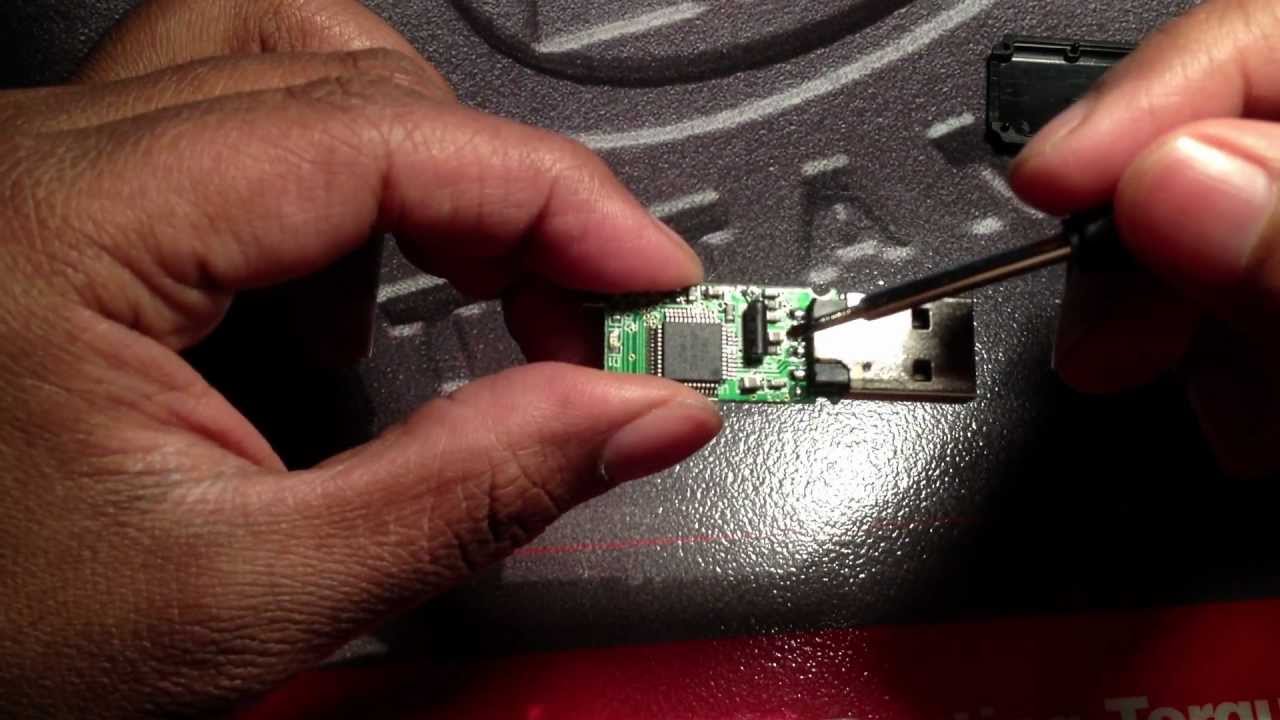 Démonter et connaître les composants d'une clé USB - Conseil et Astuce clé USB : Astuce PC