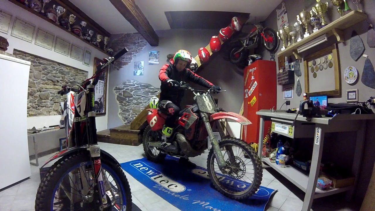 Surplace e spostamenti con la moto da Enduro, ecco come si fa..SCUOLA TUTORIAL TECNICHE DI GUIDA