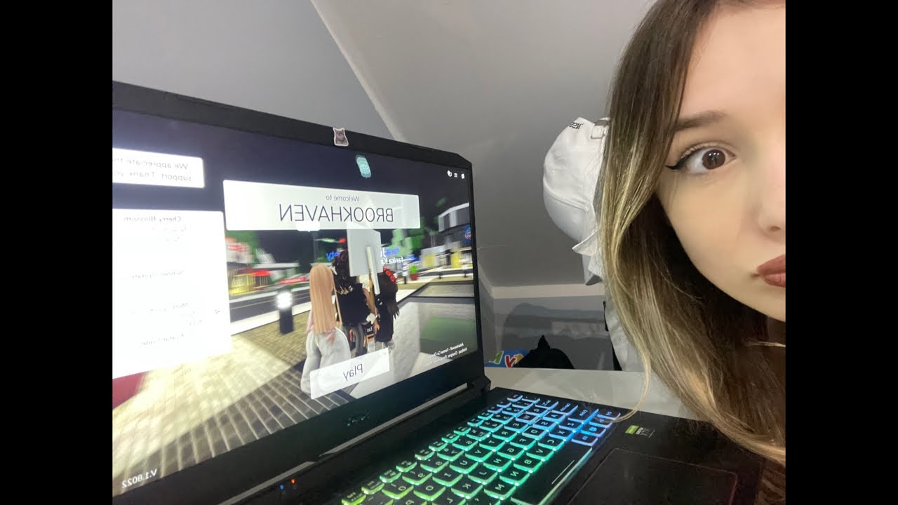 Gramy w roblox BROOKHAVEN itp oraz robimy konkursy