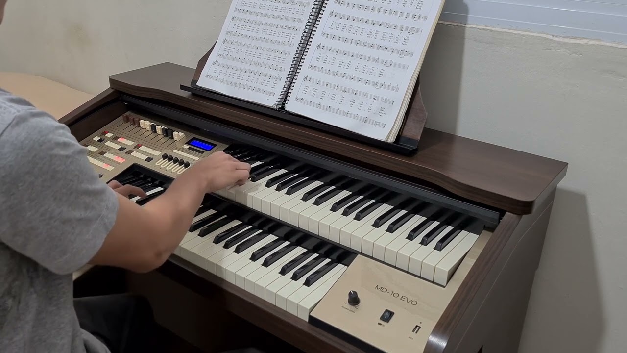 Hinário 5 - Culto - Hino 115 - Minha alma engrandece - Órgão Tokai MD-10 EVO
