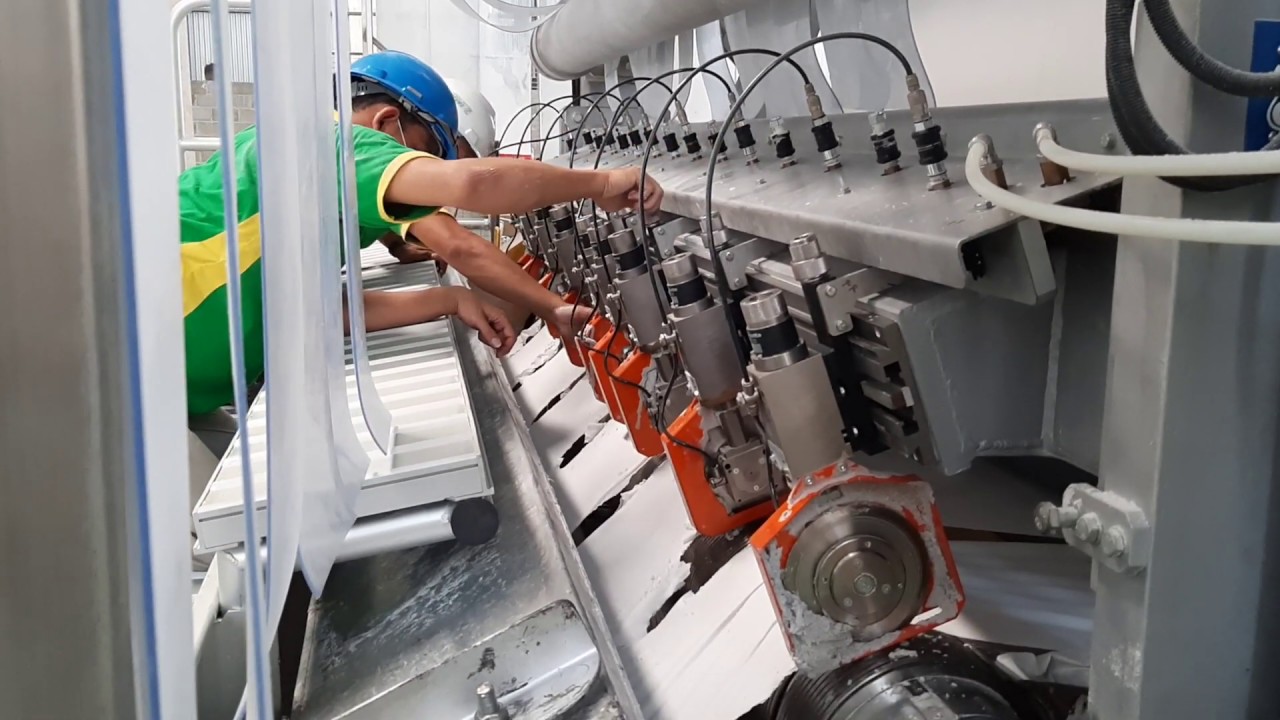Proses Rewinding dan Wrapping Tissue Roll