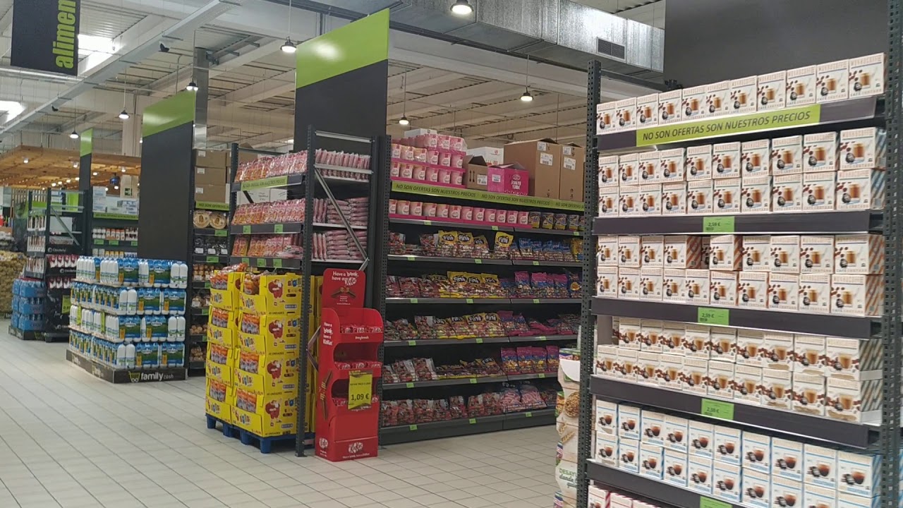 Family Cash abre su tienda de Tomelloso