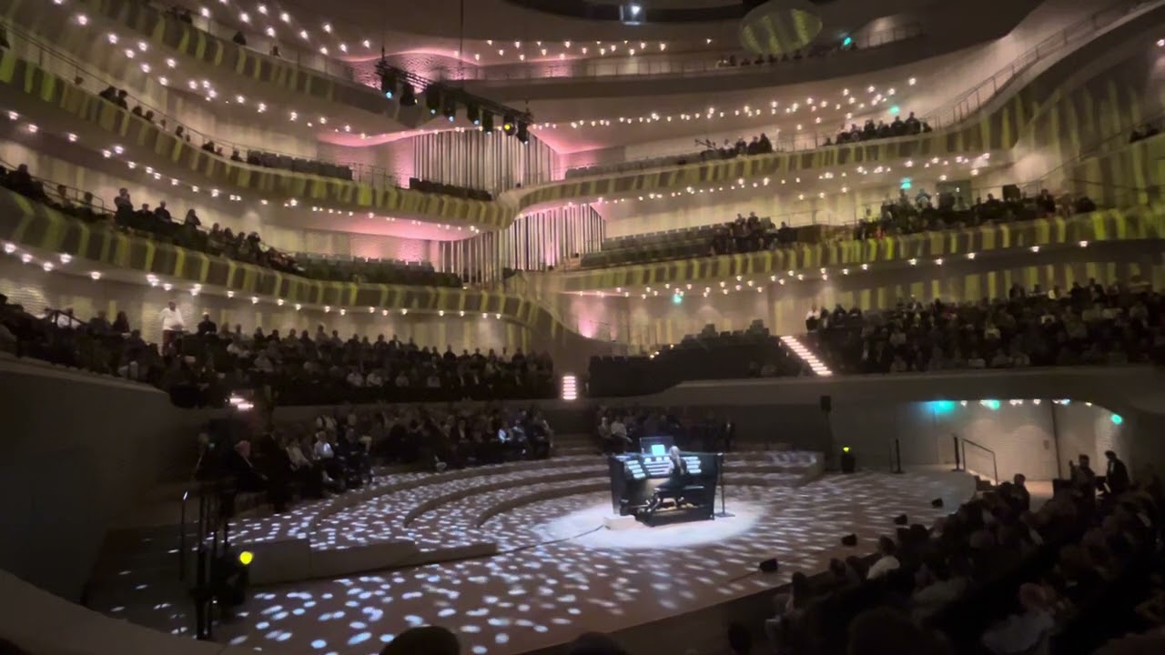 Anna Lapwood Elbphilharmonie Hamburg Test Drive 2025